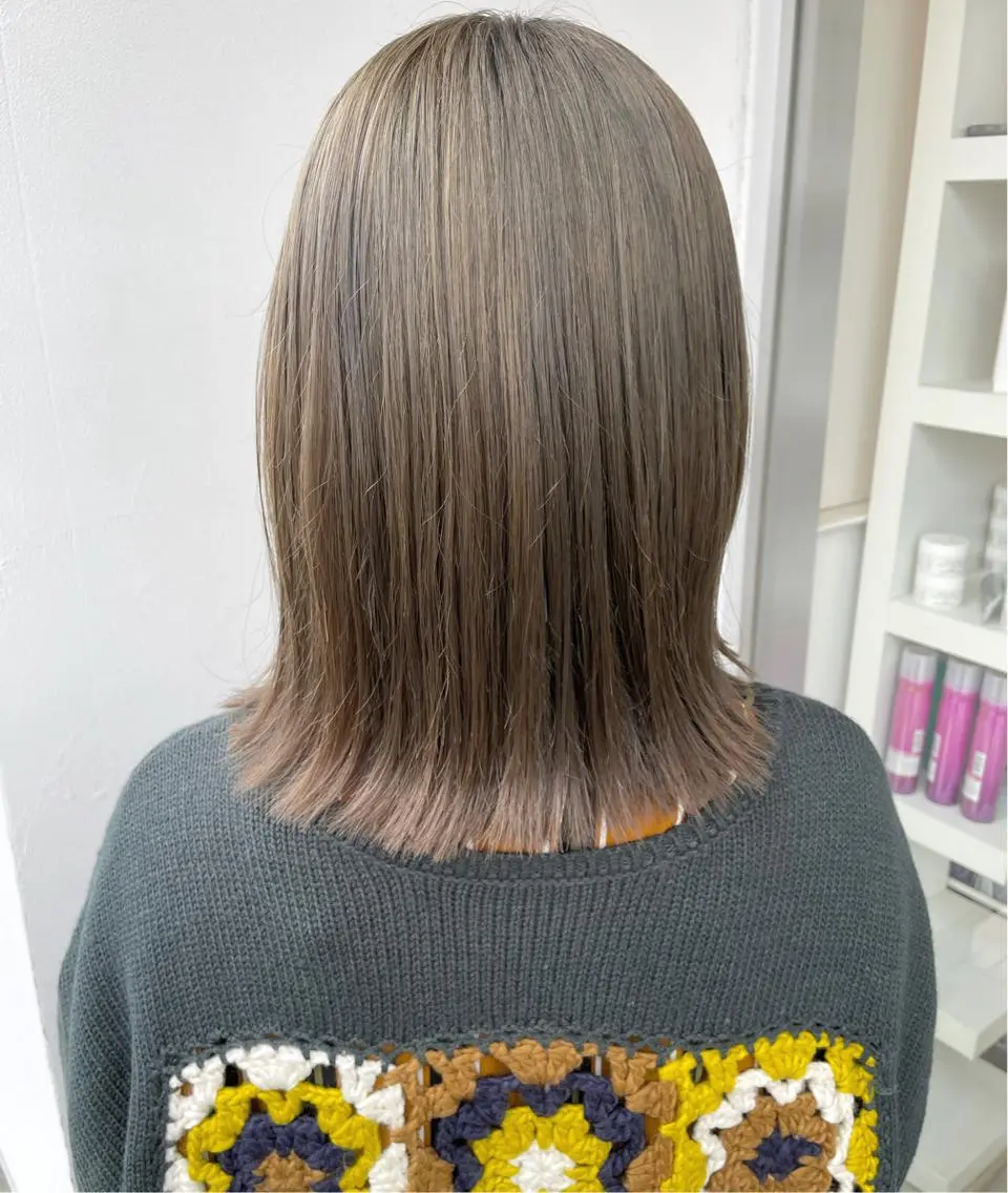 ミディアム カラー mir MIYUのヘアスタイル