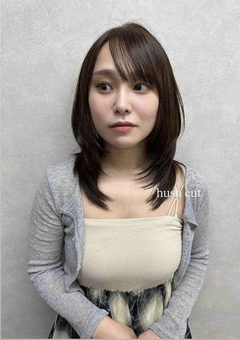 カラー セミロング ショートボブ セミロングパーマ バレイヤージュ 黒髪 ブリーチ ROW 札幌のヘアスタイル