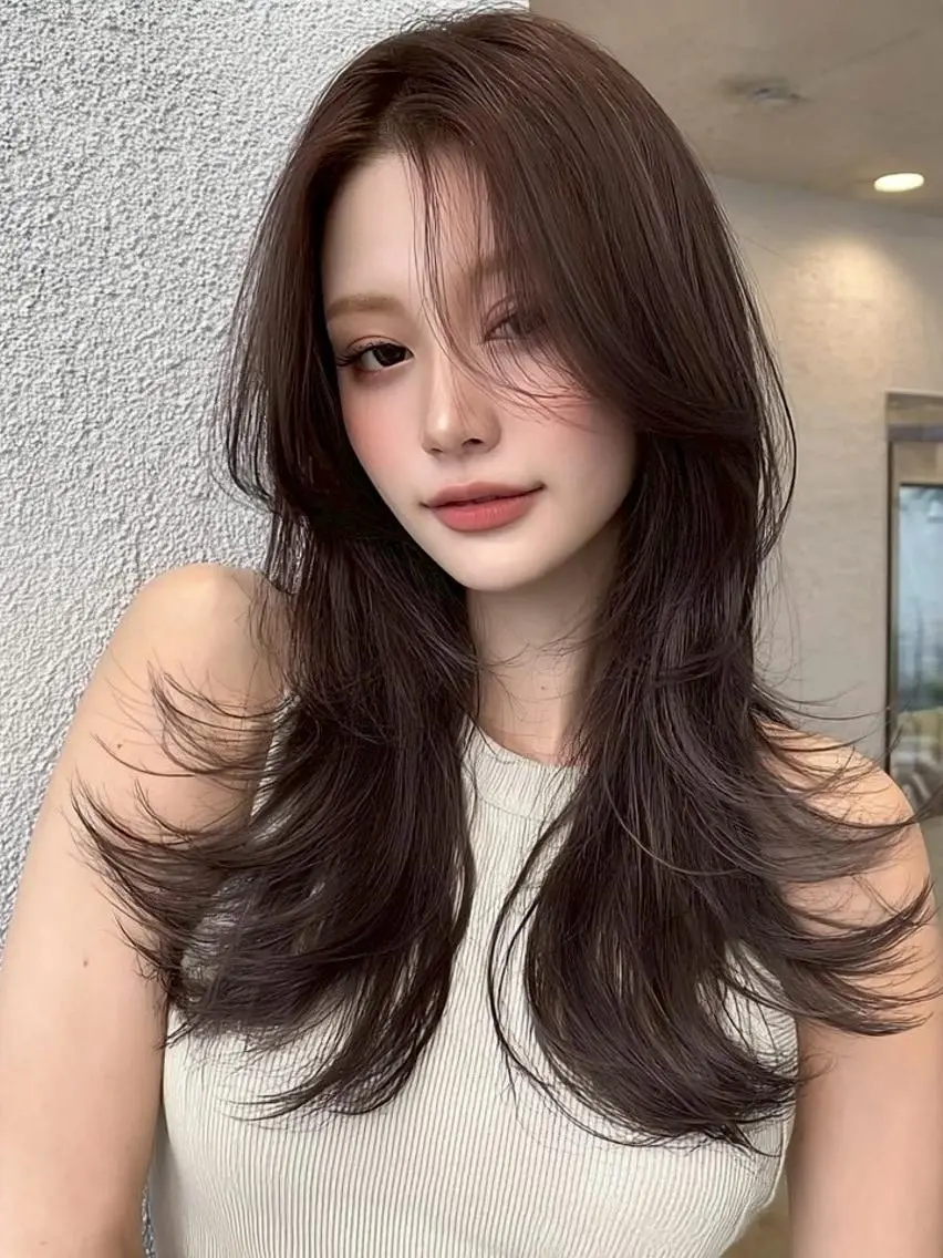 セミロング FOCUS JAPANのヘアスタイル