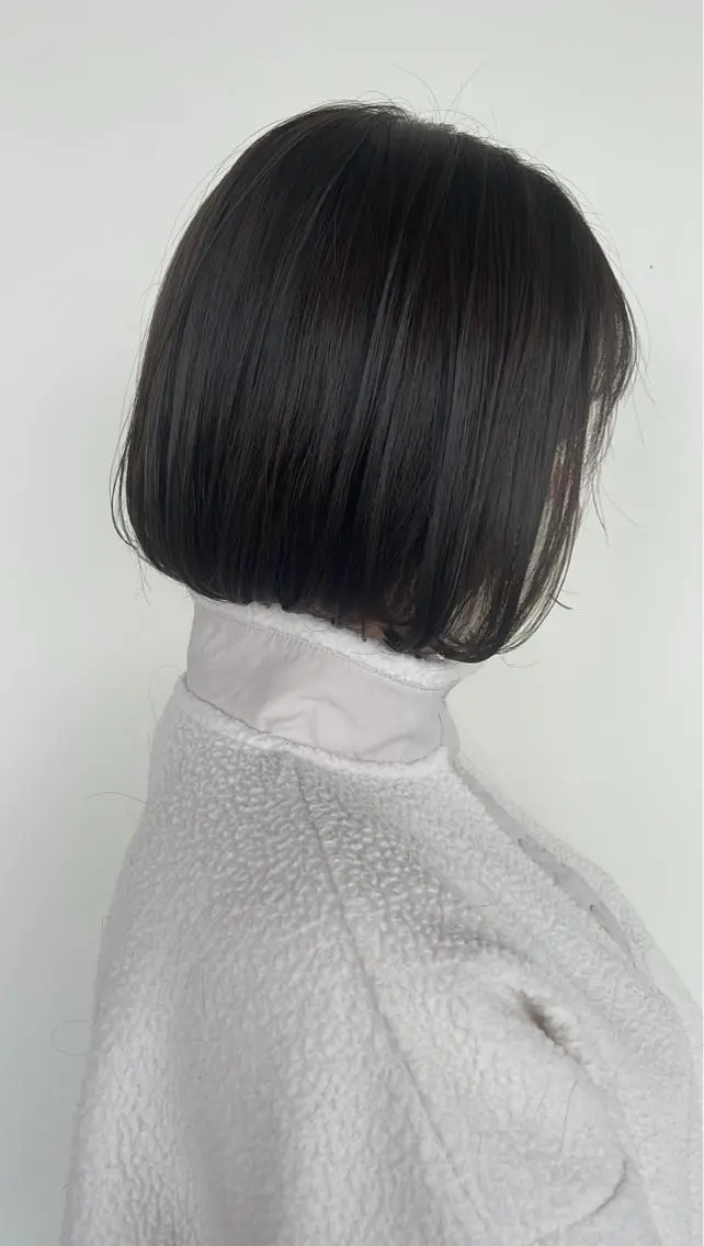 ショート カラー 吉本 彩夏のヘアスタイル