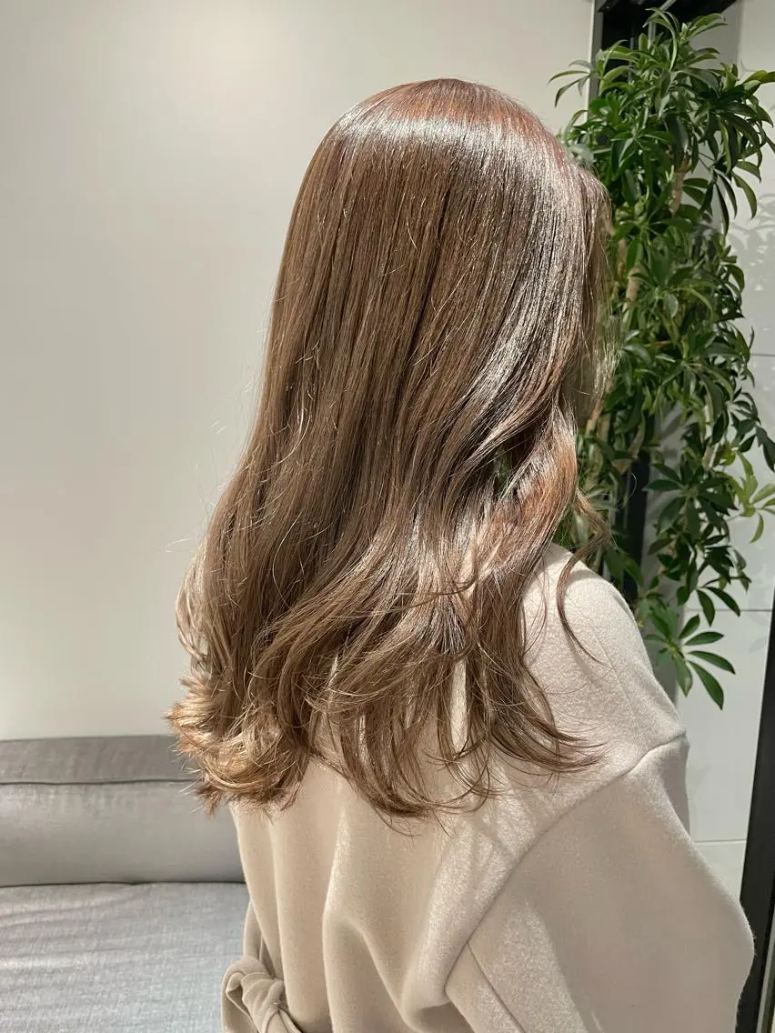 カラー ベージュカラー ミルクティーベージュ 🤍tomoka 🤍のヘアスタイル
