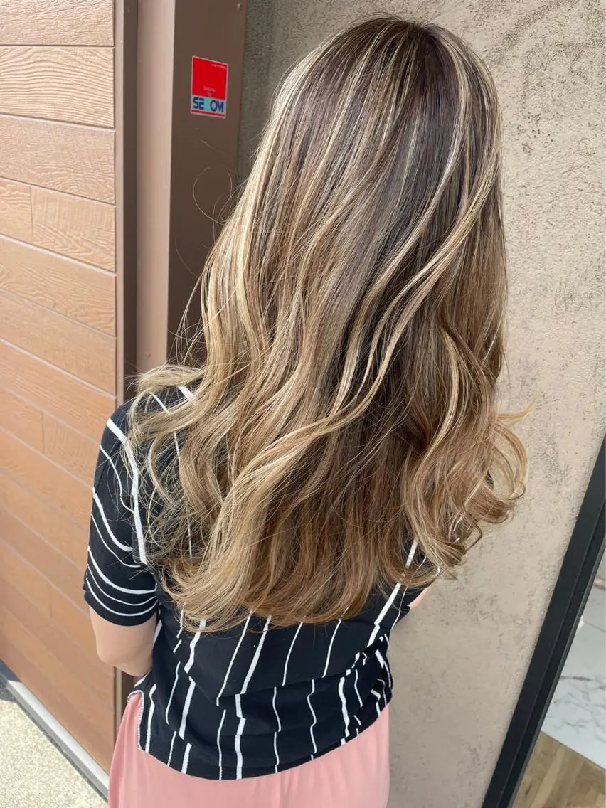 ロング カラー ハイライトカラー 外国人風カラー ハイライト カット ヘアカラー arl 豊田店のヘアスタイル