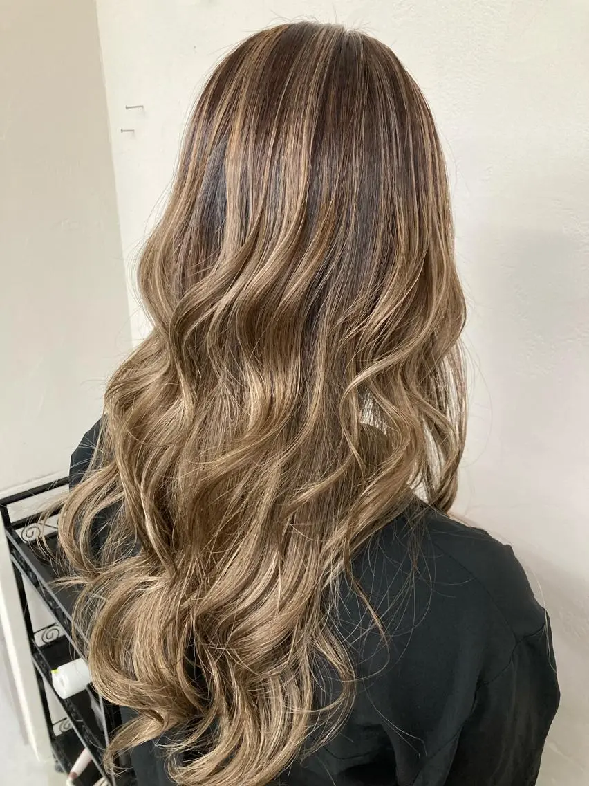 ロング レイヤーカット ヘアカラー 田中 健太郎のヘアスタイル