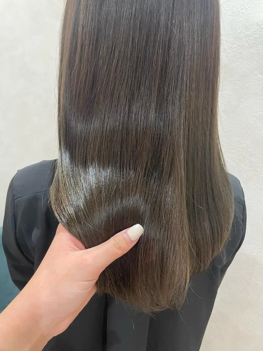 ミディアム ヘアカラー トリートメント 透明感オリーブ🫒/ ブリーチなしWカラーのヘアスタイル