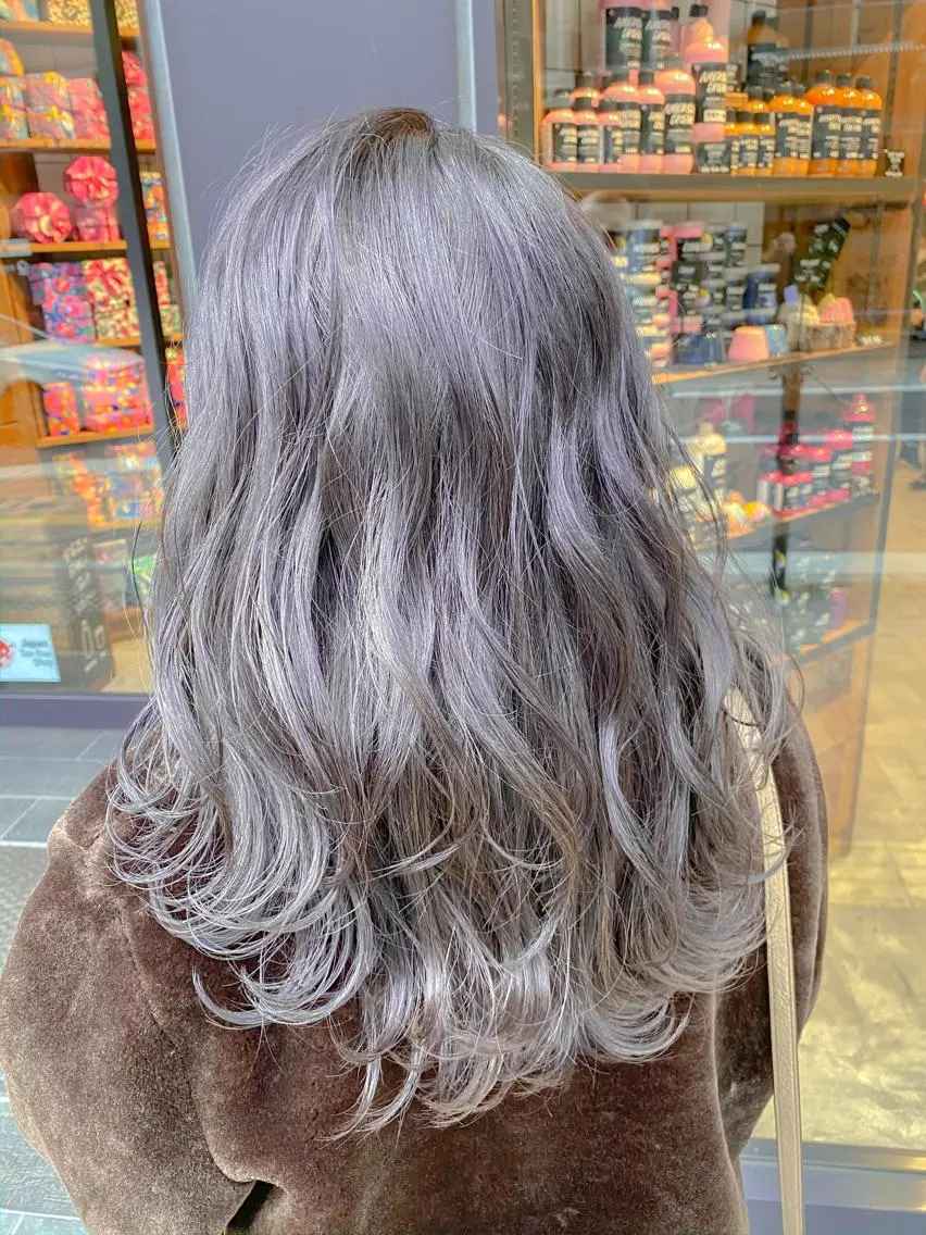 セミロング カラー グレージュ ラベンダーカラー ラベンダーグレージュ ラベンダーグレー THINK SHOP KANTAのヘアスタイル