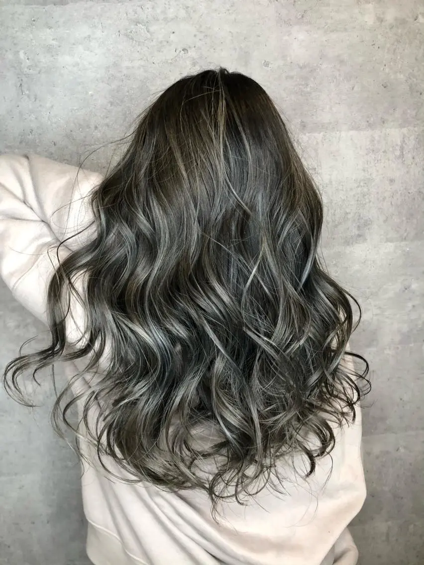 セミロング カット ヘアカラー トリートメント _ WHITE三宮店のヘアスタイル