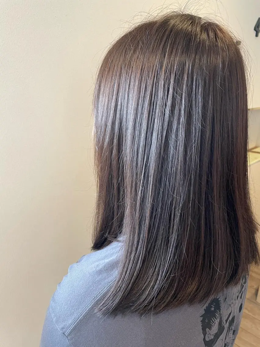 セミロング 仁木 彩奈のヘアスタイル