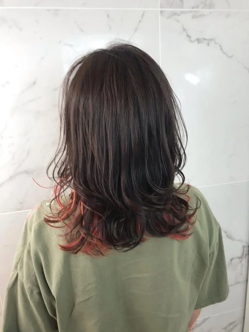ミディアム カラー ヘアアレンジ インナーカラー オレンジ ヘアカラー トリートメント 今井 由佳のヘアスタイル
