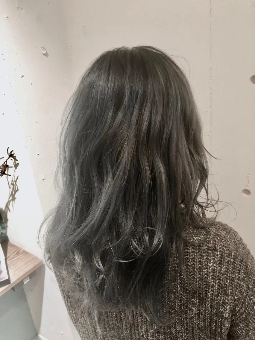 セミロング カラー パーマ ヘアアレンジ バレイヤージュ ブリーチ グラデーションカラー グレージュ ハイライトカラー 【ツヤ髪美容師】 ツダケイスケのヘアスタイル