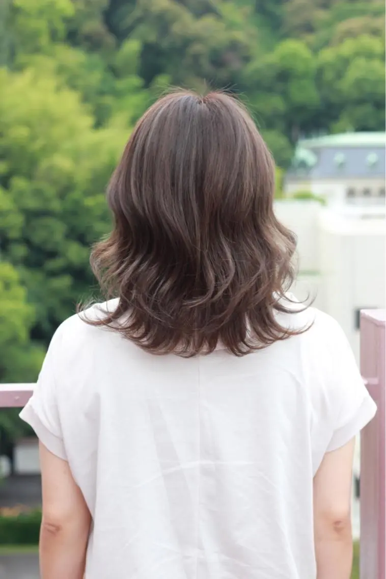 ミディアム カラー ハイライトカラー ハイライト ヘアカラー Viage （ビアージュ）のヘアスタイル