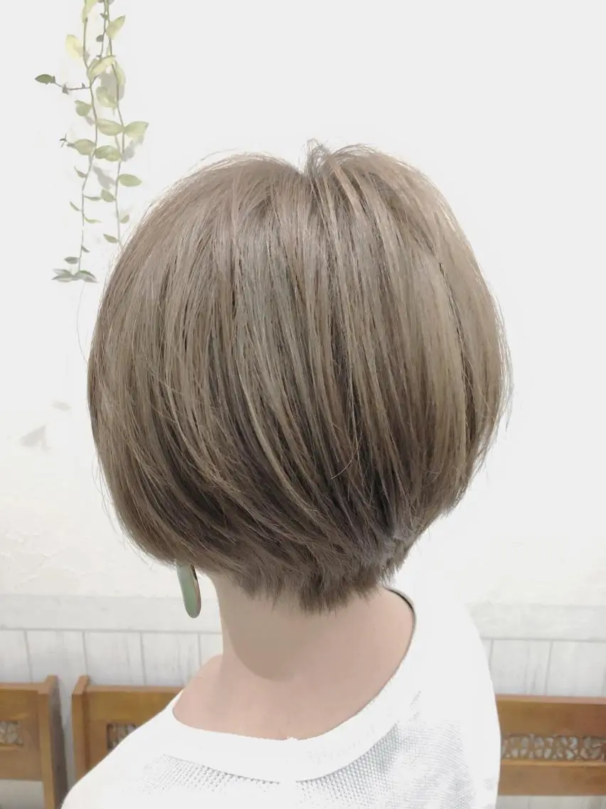 ショート カラー アッシュ アッシュグレー 透明感カラー ハイライトカラー ハイライト Rise Heart 中村 裕介のヘアスタイル
