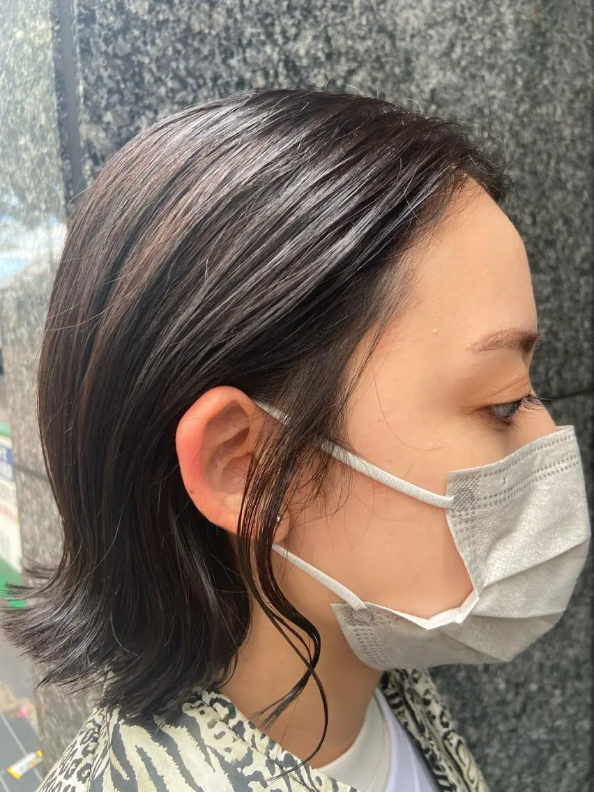 ショート カラー 石崎 真維のヘアスタイル