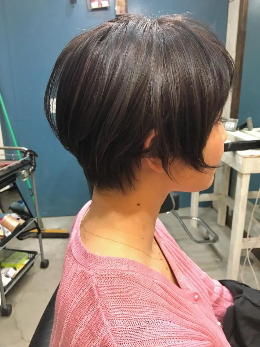ショート カラー ハイライトカラー ハイライト 鷺谷 玲奈のヘアスタイル
