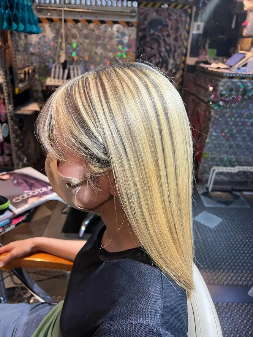 セミロング カラー カット ヘアカラー KOYA コヤのヘアスタイル
