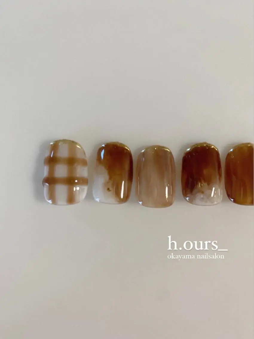 ネイル ブラウン ジェルネイル ニュアンスネイル シンプルネイル h.ours _のネイルデザイン