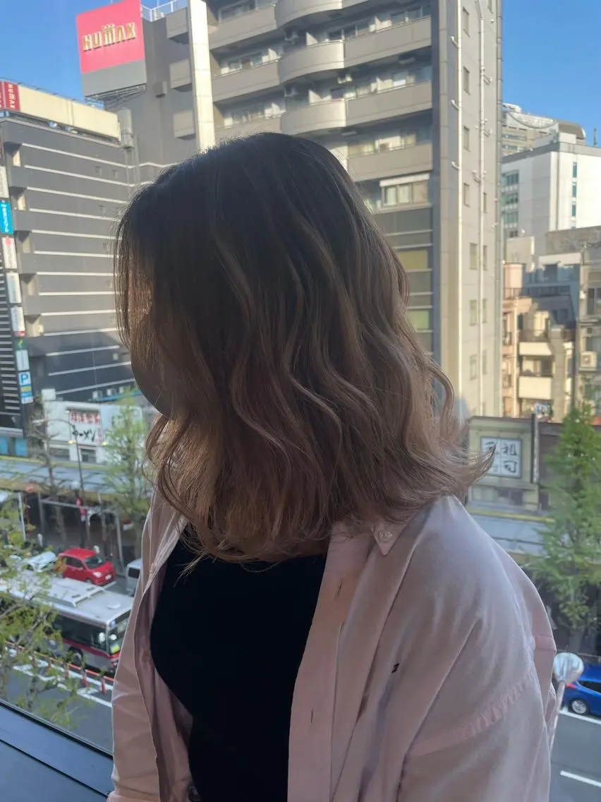 ショート カラー ブリーチ👩🦳/ ✂︎MANAMIのヘアスタイル