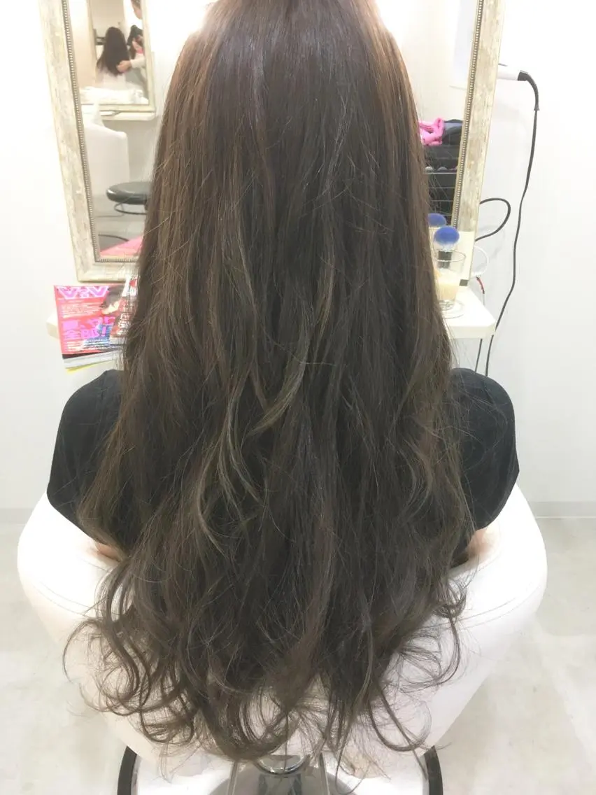 セミロング ロング カラー 髪質改善 中川 翔のヘアスタイル