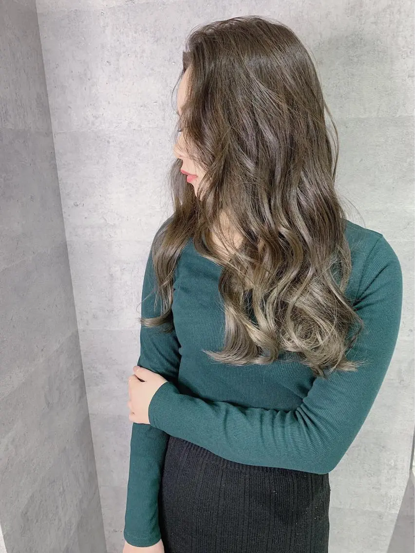 ロング カラー ブリーチ イルミナカラー _WHITE 難波本店のヘアスタイル