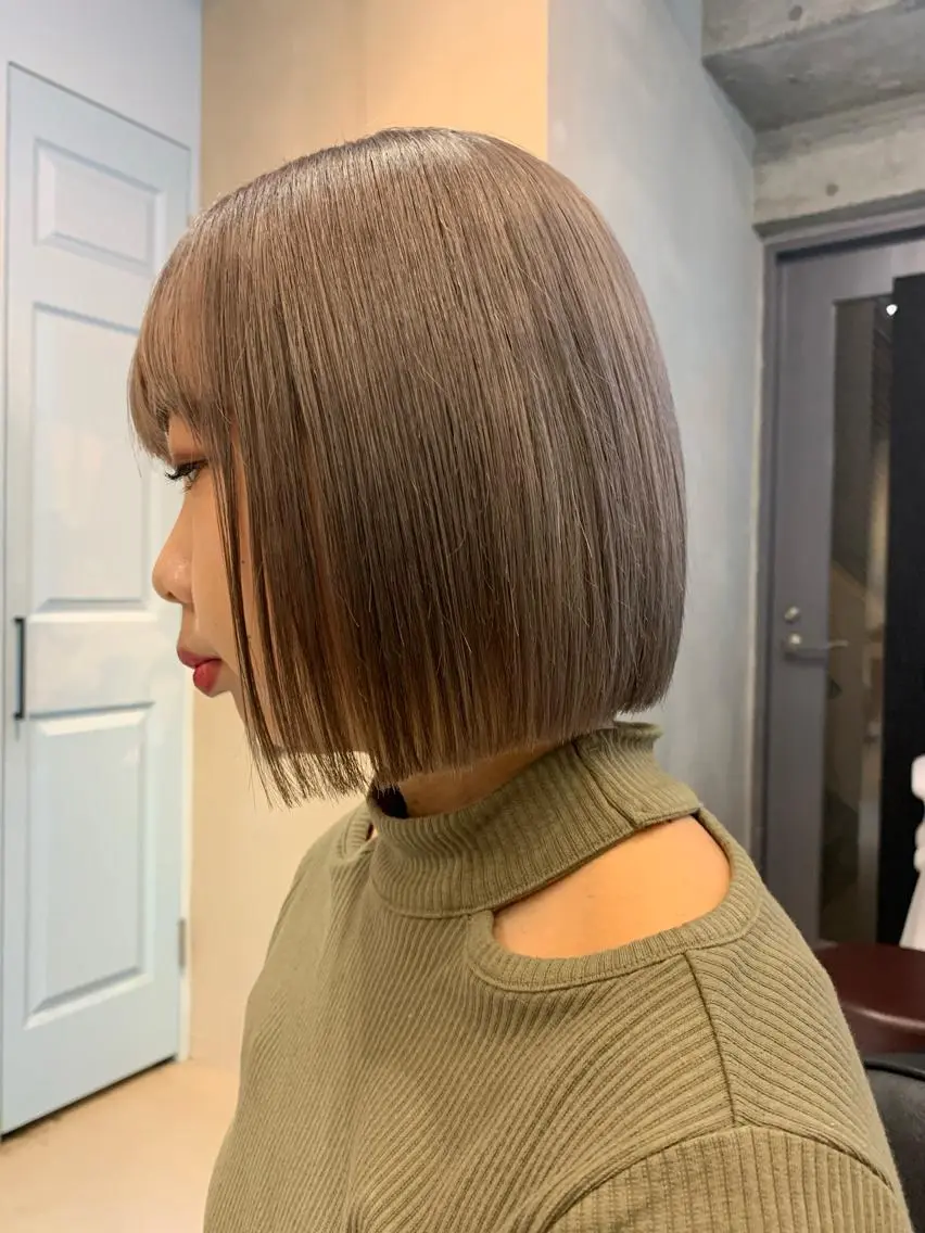 ミディアム 長尾菜々美🐰 ／ハイトーンカラーのヘアスタイル