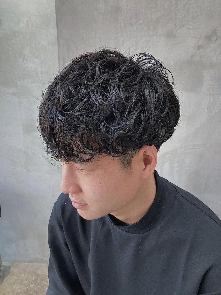 ショート パーマ メンズ マッシュ メンズパーマ ショートヘア カット パーマ トリートメント 波巻きスパイラルパー マ/シャドウパーマ駿のヘアスタイル