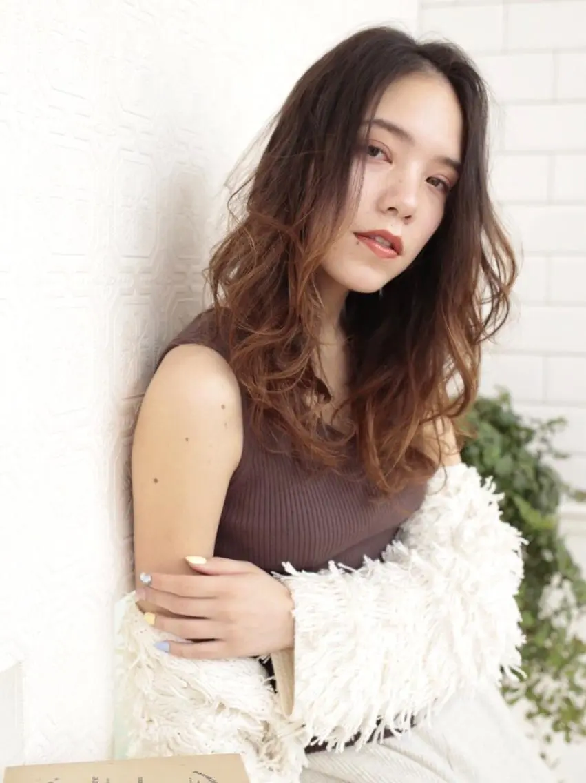 ミディアム 宮内 真乃のヘアスタイル