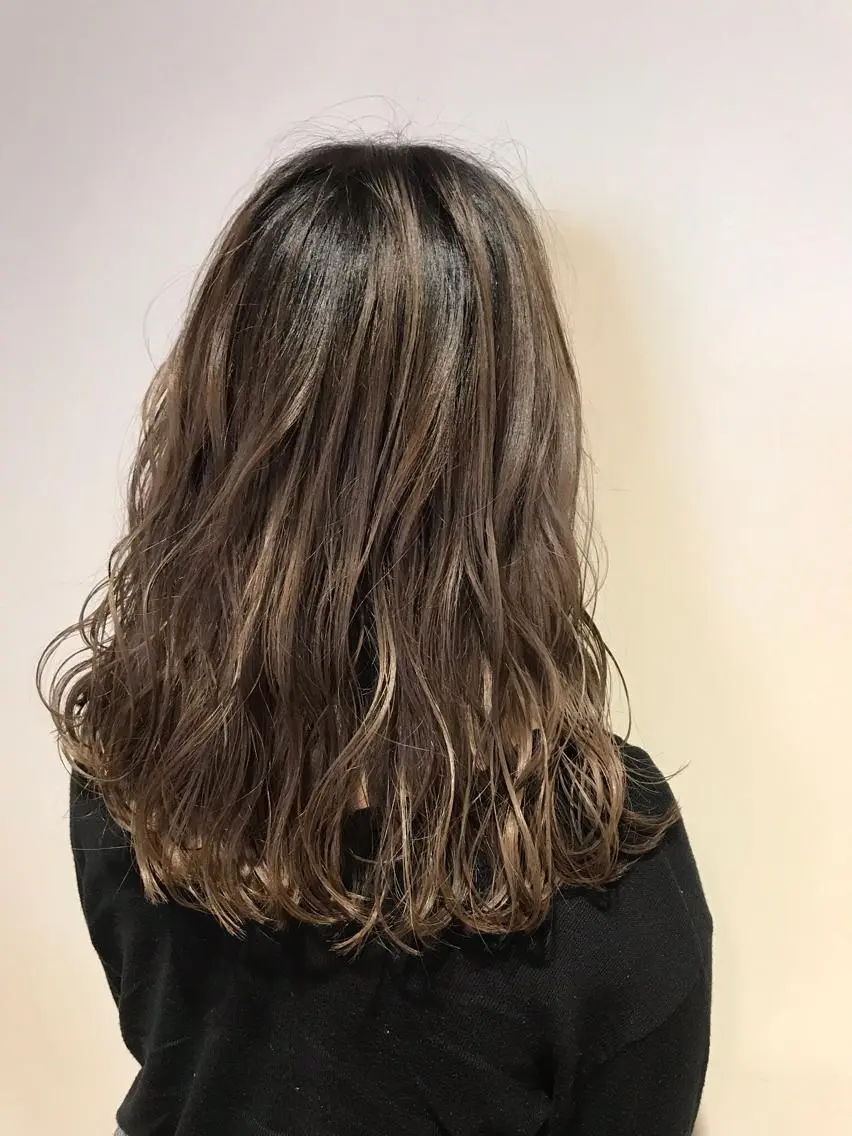 セミロング カラー LUXBE LUCE ひなののヘアスタイル