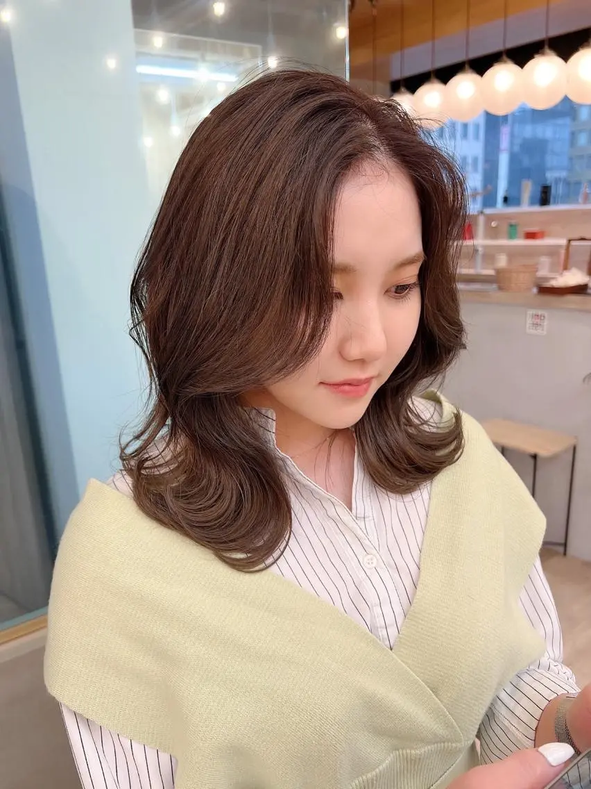 セミロング ヘアカラー トリートメント 🌷レイヤー縮毛/ 艶カラー/ami🌷のヘアスタイル