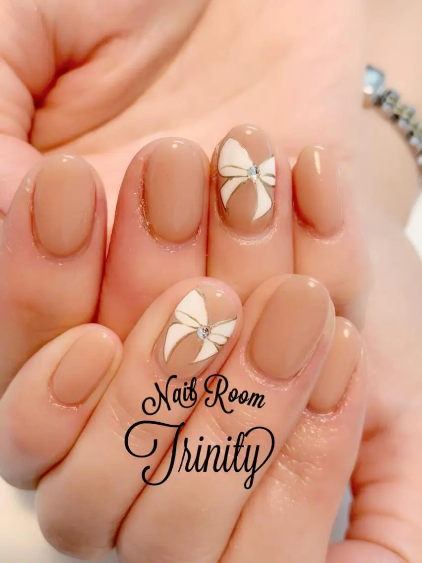 ネイル ハンドネイル Trinity ネイリストスタッフのネイルデザイン