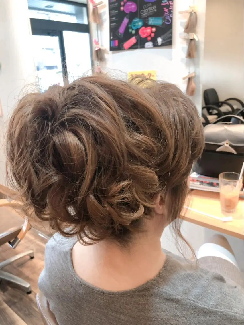 セミロング ヘアアレンジ 石川 奈緒子のヘアスタイル