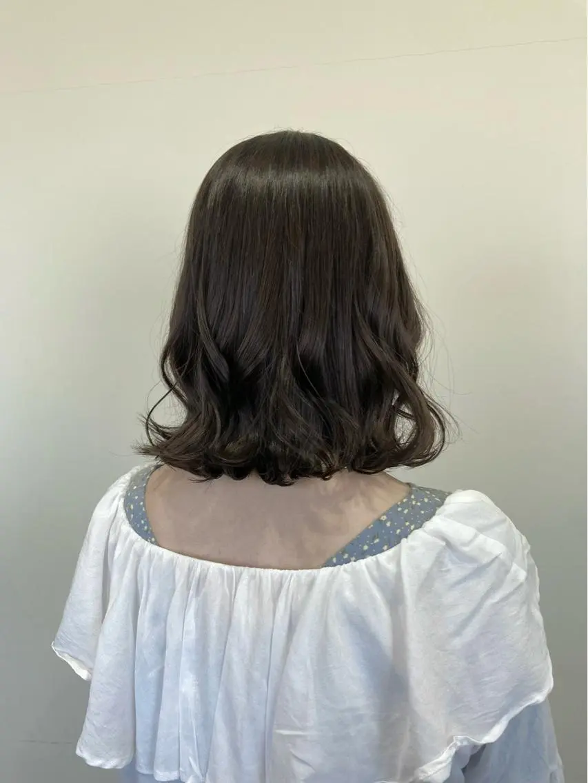 ミディアム カット ヘアカラー 梅山 美侑のヘアスタイル