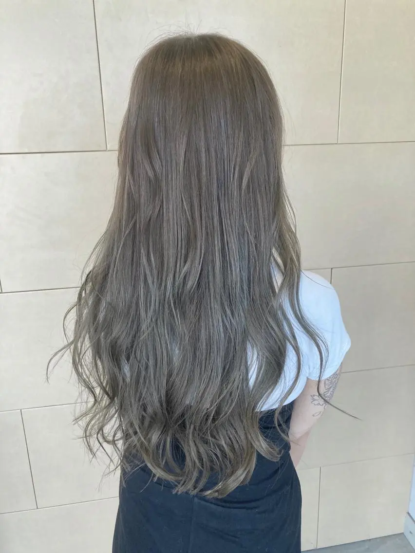 ロング タカツド ユウキのヘアスタイル