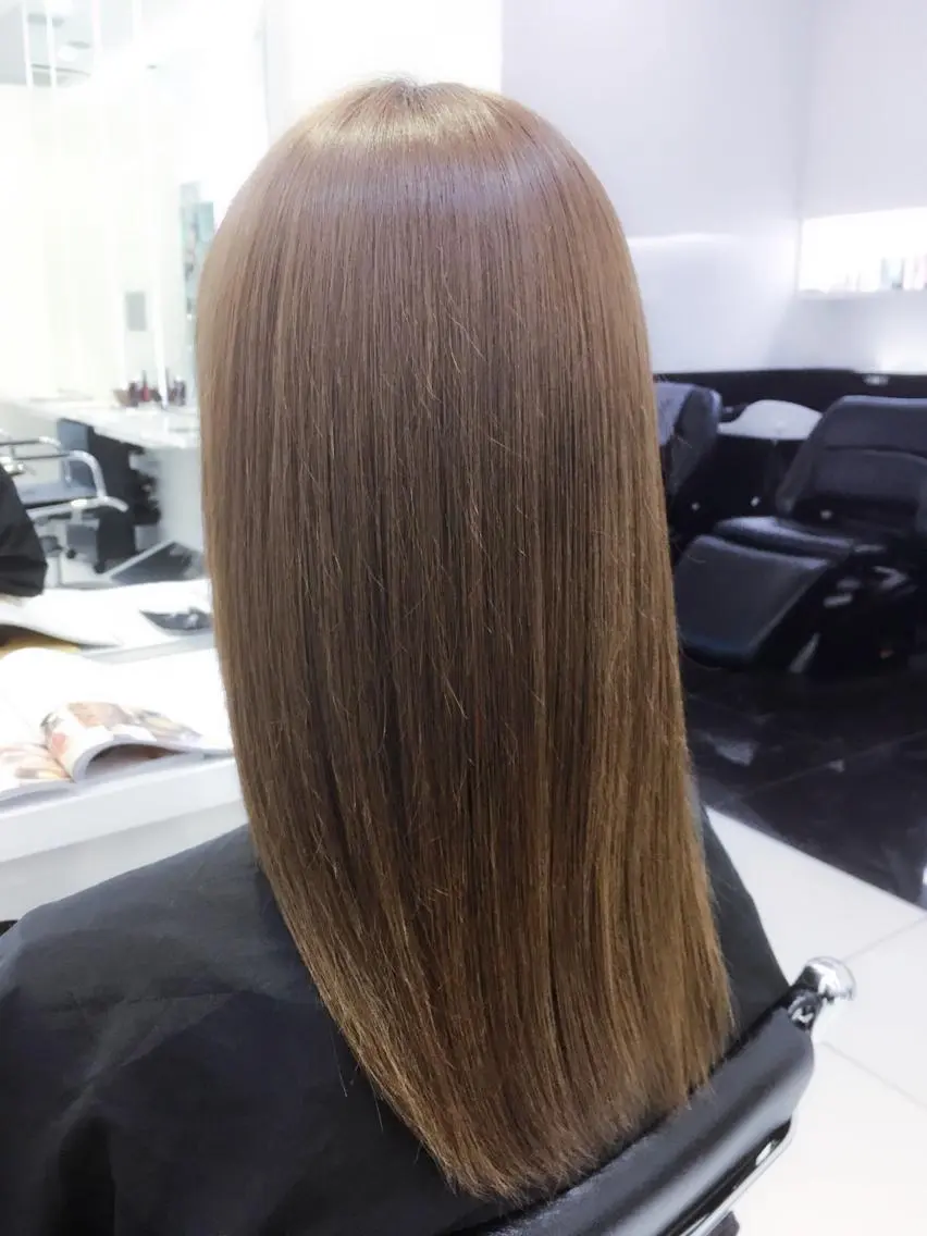 ロング パーマ ストレートパーマ 趙 英来のヘアスタイル
