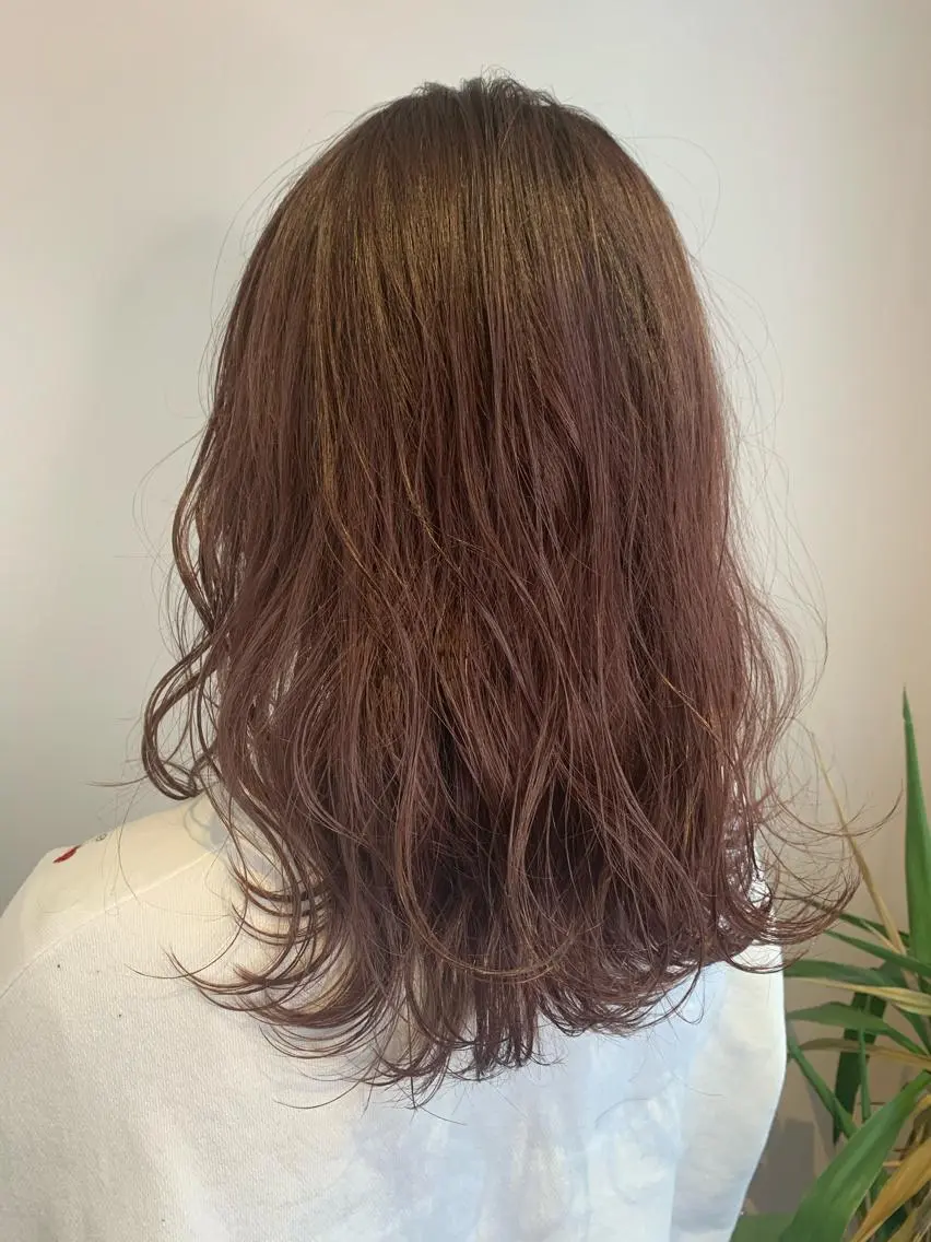 セミロング カラー ブラウンカラー ピンクカラー レッドカラー レッドブラウン "小顔カット" Fuko.のヘアスタイル