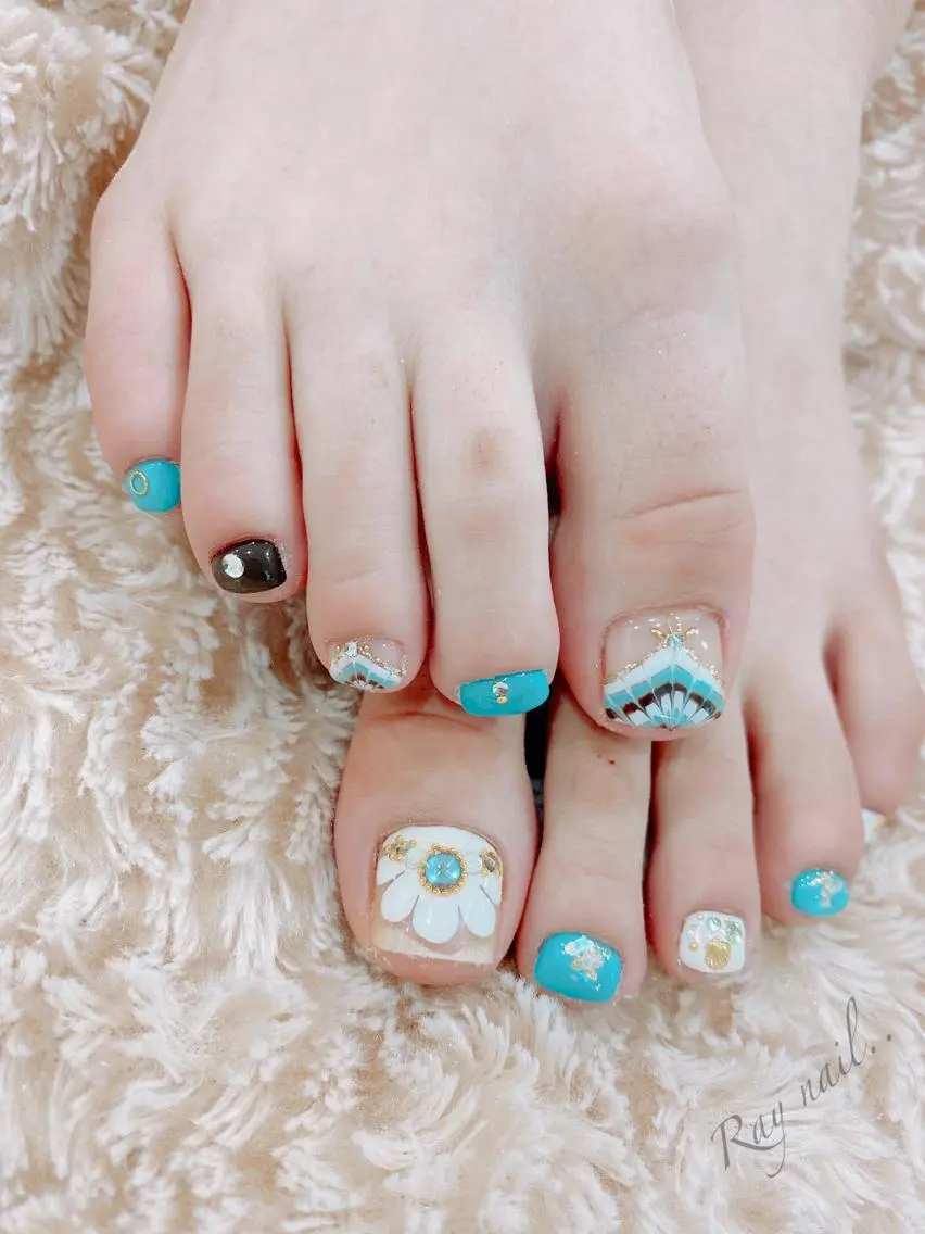 ネイル アートネイル ピーコックネイル フットネイル nailsalon ∞ ﾐｶﾅﾙ ∞のネイルデザイン