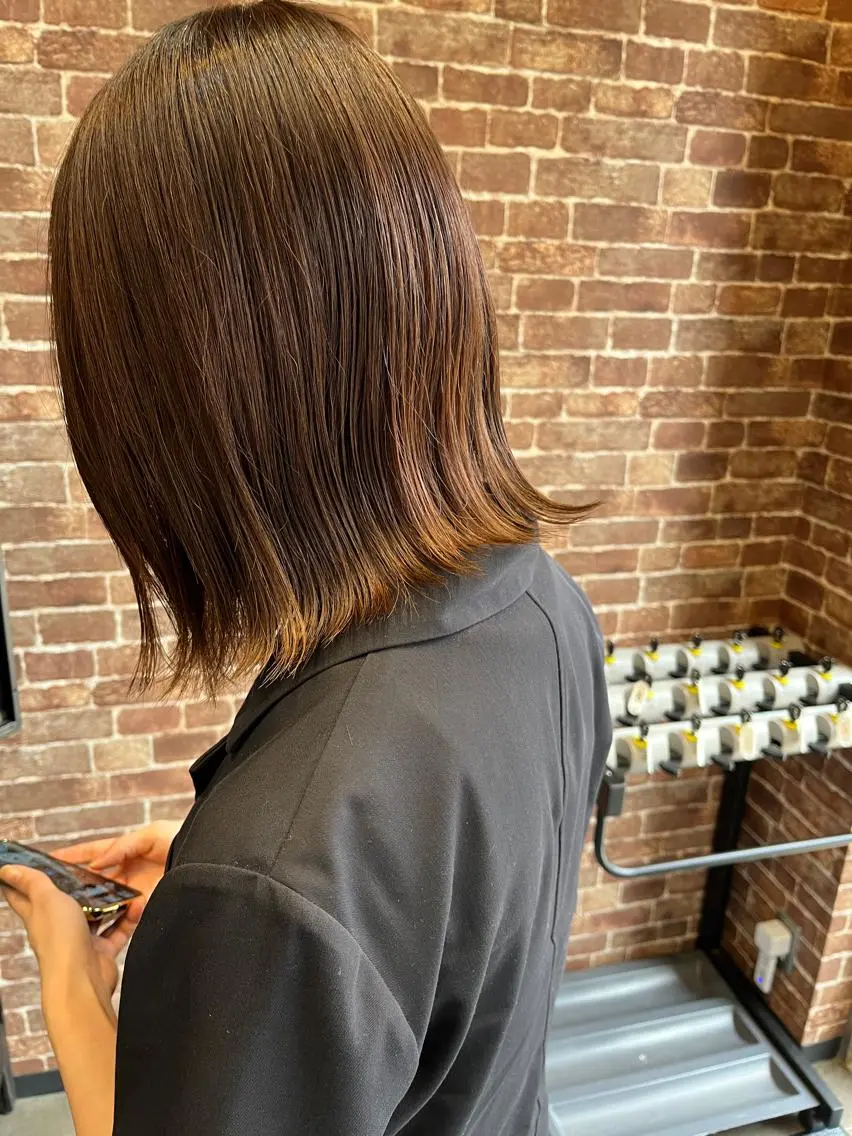 セミロング カラー パーマ ヘアアレンジ メンズ キッズ ネイル マツエク・マツパ アイブロウ メンズパーマ セミロングパーマ ブラウンカラー ケアカラー 透明感カラー 久木原 ゆりのヘアスタイル