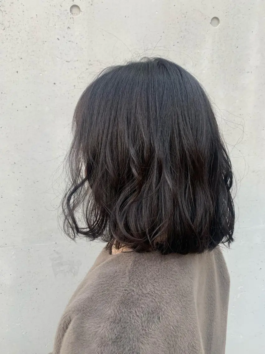 ミディアム カラー パーマ putri 川邉 優花のヘアスタイル