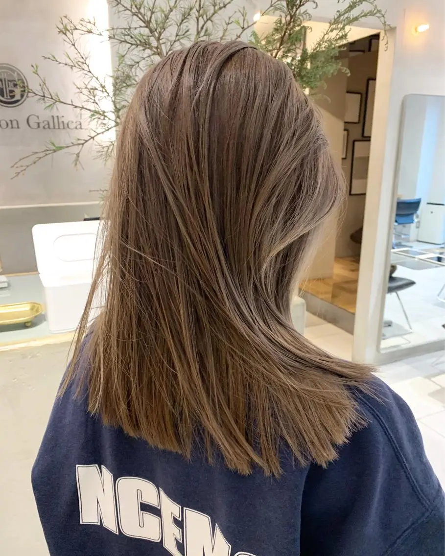 ミディアム カラー ベージュカラー チバ タクミのヘアスタイル