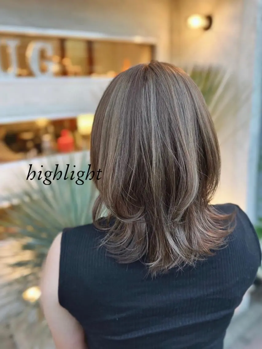 セミロング カラー 伸ばしかけ レイヤーカット 高橋胡桃🪽 ディレクターのヘアスタイル