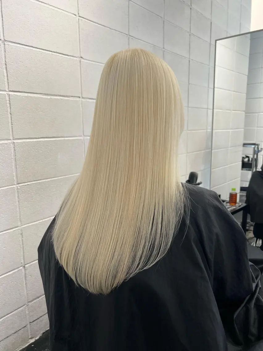 ロング カラー アッシュ アッシュブラウン アッシュグレー ミストバング ベージュカラー カット ヘアカラー トリートメント ryuei /原宿のヘアスタイル