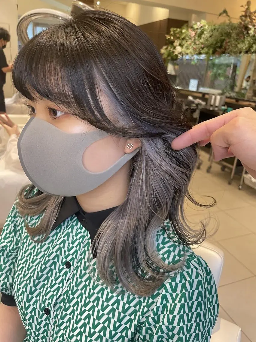 セミロング カラー ミストバング ベージュカラー ブリーチ ブルーカラー ケアブリーチ ヘアカラー トリートメント 🤎アンブレラカラー 髪質改善 丸尾】のヘアスタイル