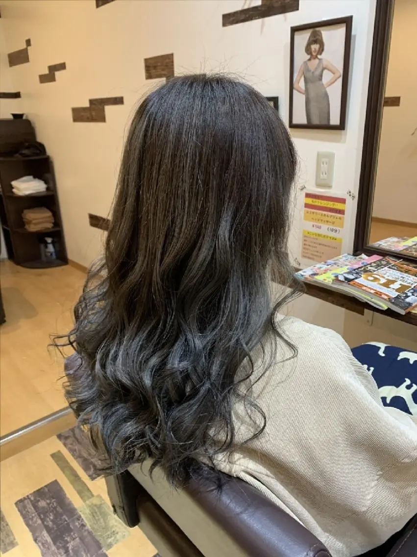 ロング カラー ブリーチ シルバー サトウ シューイチのヘアスタイル