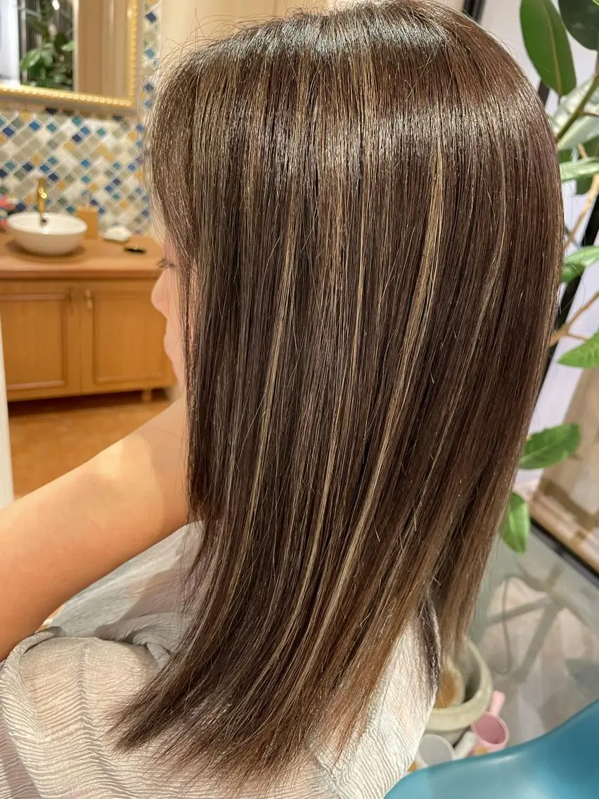 ミディアム カラー レイヤー🇰🇷小顔 見せ顔周り💕トモミのヘアスタイル