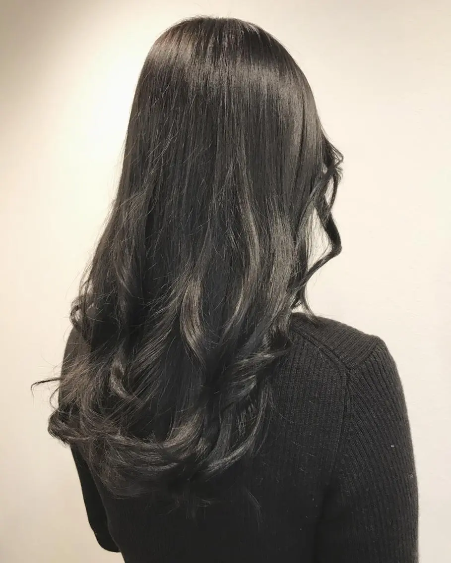セミロング カラー ダークグレー ダークグレージュ グレージュ カット ヘアカラー パーマ トリートメント エイトウメダ 店長 稲尾友則のヘアスタイル