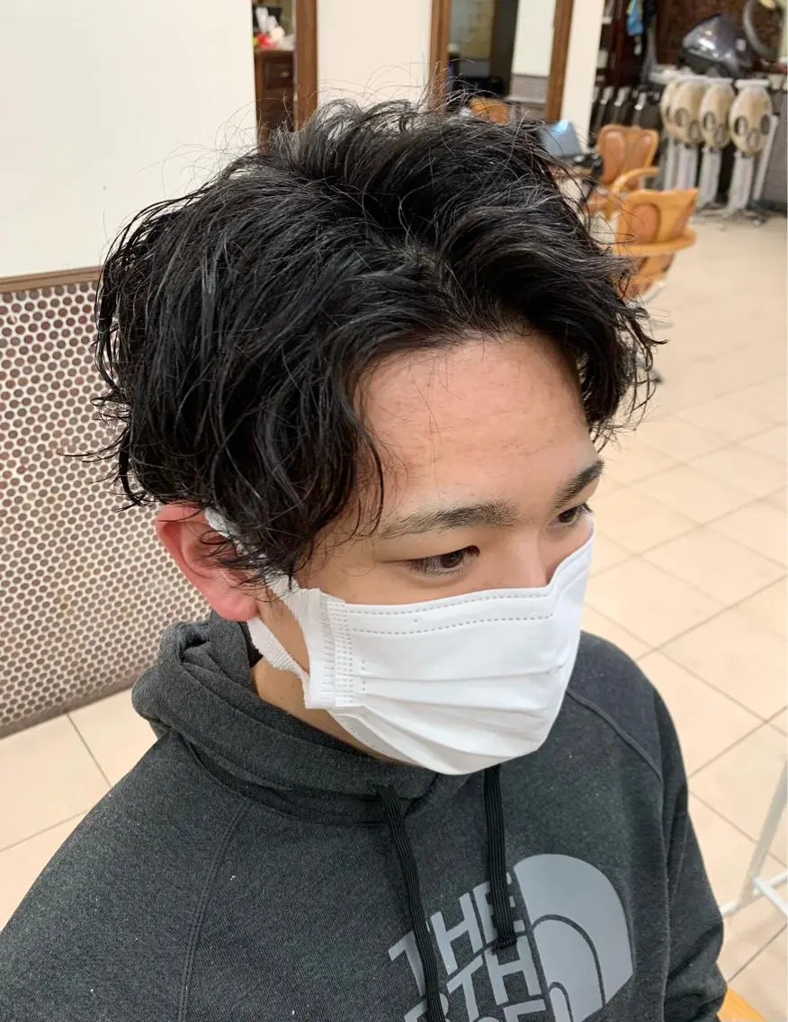 ショート パーマ メンズ 竹内 結希のヘアスタイル