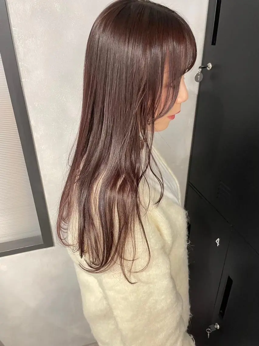 ロング カット ヘアカラー トリートメント MIA スタイリストのヘアスタイル