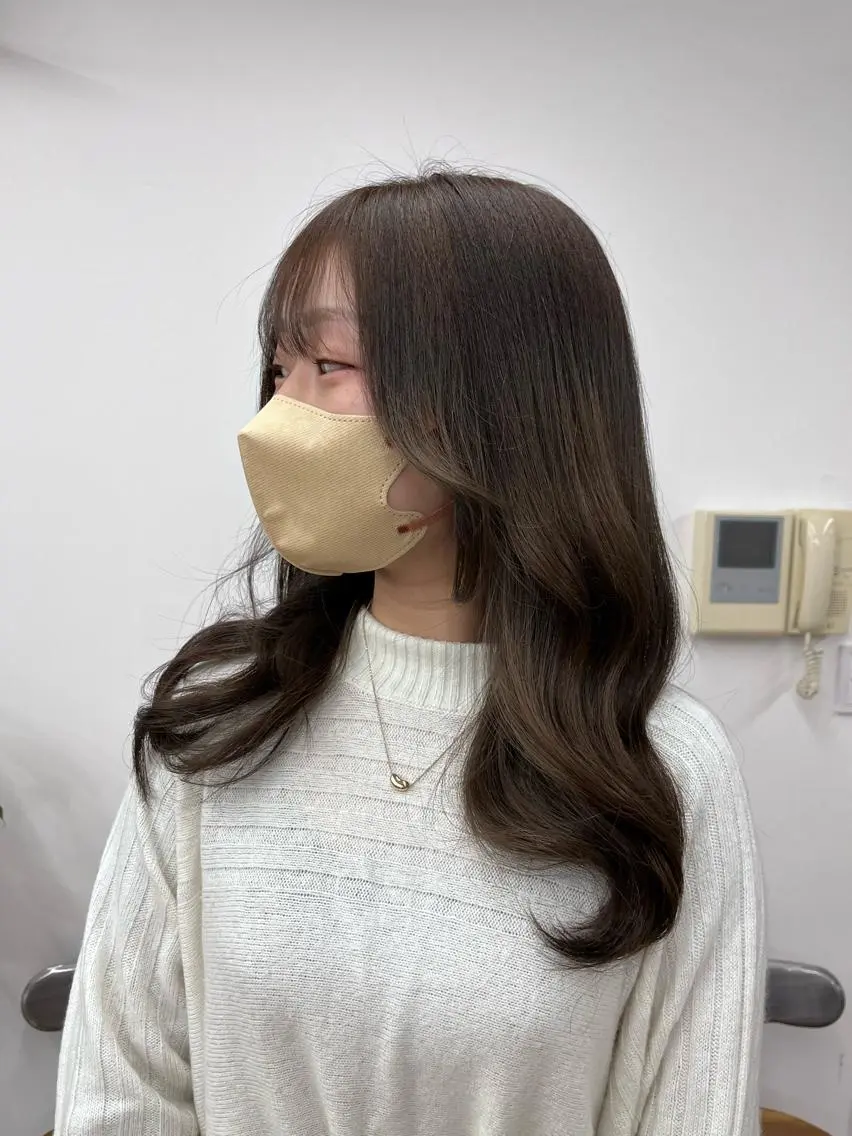 セミロング カラー パーマ ヘアアレンジ メンズ キッズ ネイル マツエク・マツパ アイブロウ メンズインナーカラー メンズ韓国風 黒髪 ブルーカラー ブルーブラック カット ヘアカラー トリートメント 渋谷レイヤーカット❌ 縮毛矯正専門/武田涼のヘアスタイル