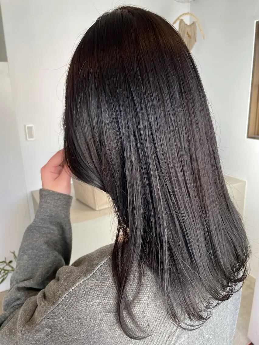 セミロング カラー ヘアアレンジ パープルカラー REONA🪽✨薬院 レイヤーカット🫧のヘアスタイル