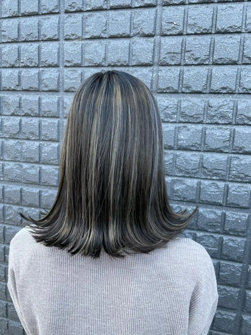 ロング カラー ハイライトカラー ハイライト La vielle 西峠のヘアスタイル
