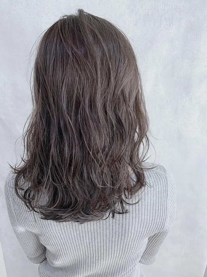 ミディアム カラー MOU namba ムウナンバのヘアスタイル