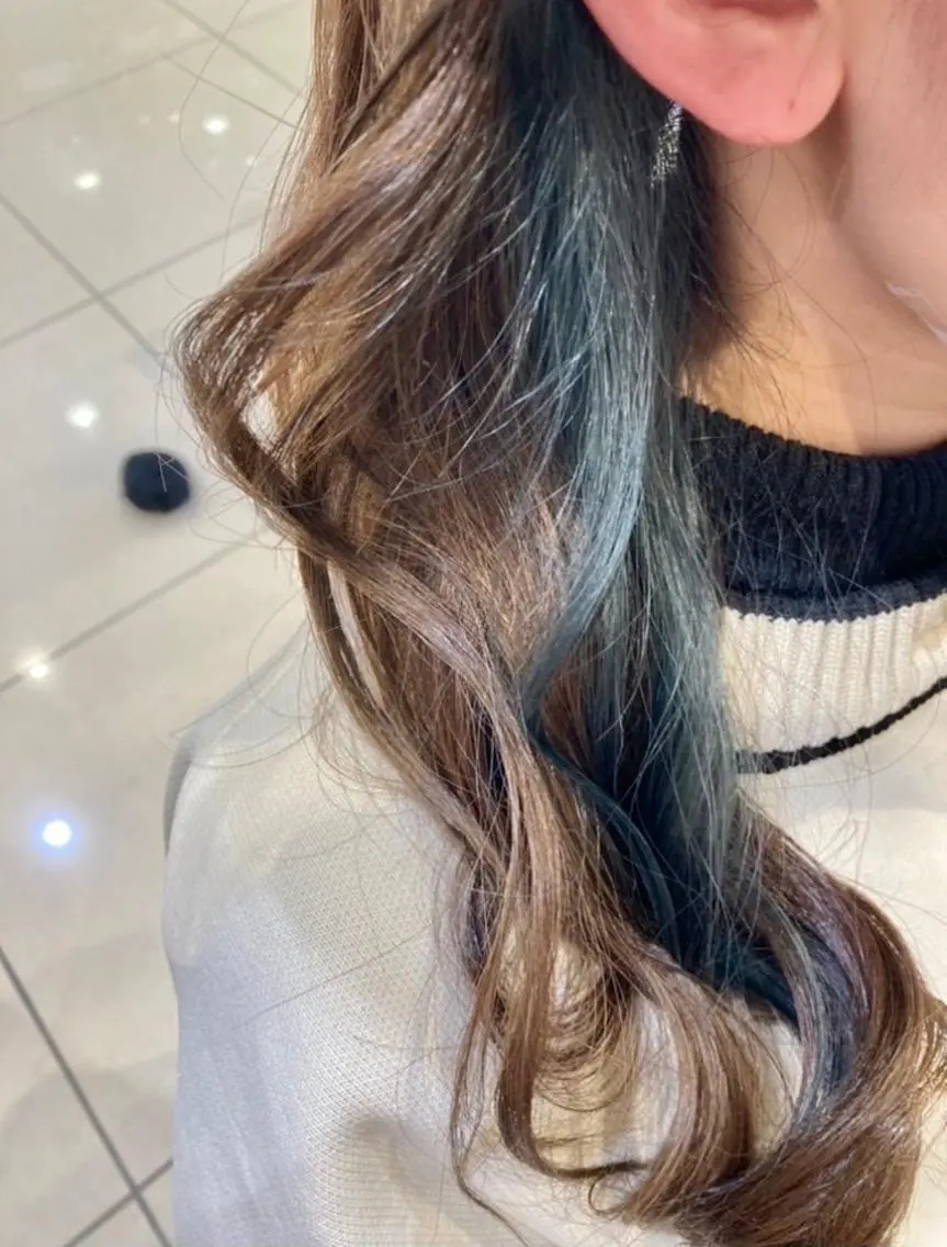 ロング カラー アッシュ ベージュカラー ダブルカラー イヤリングカラー グレージュ 似合わせカラーリスト 佐竹 舞🌼のヘアスタイル